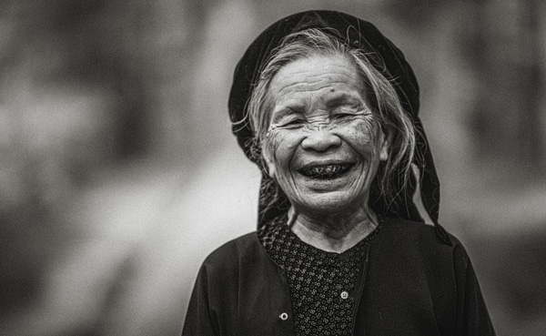 Nằm mơ thấy người lạ cười