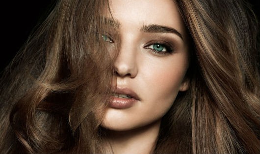 Hình ảnh đôi mắt trắng vô hồn