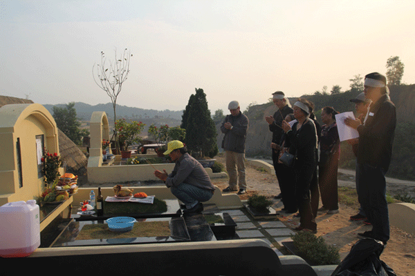 Nằm mơ thấy mình đi xây mộ