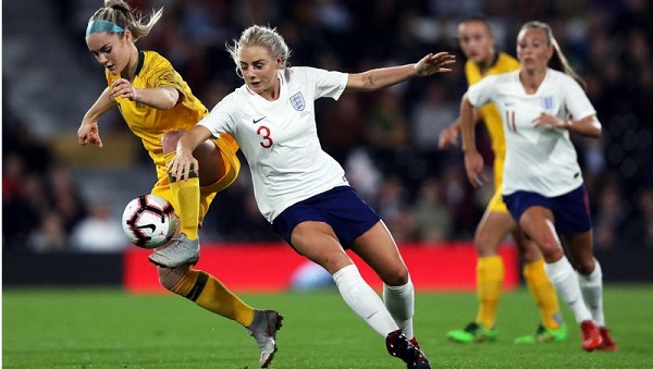 Bỏng mắt với các cầu thủ tại giải bóng đá nữ khoả thân